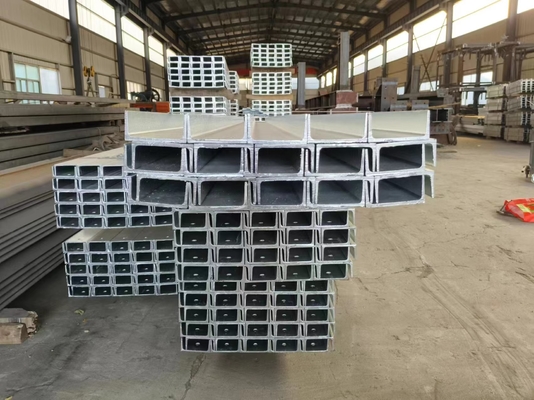 Hot Dip Galvanized Q235B C Bentuk Baja Dengan Ketahanan Korosi Tinggi Ideal Untuk Struktur Kerangka Industri Ringan