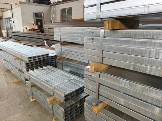 Custom Galvanis Baja Bagian C Balok 150x90x24 PFC Flang paralel
