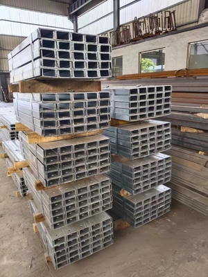 Korosi tahan C Bagian Baja Purlins Galvanis Bagian Saluran Hot Rolled