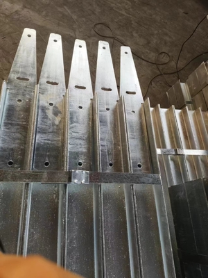 10mm Railway Sleeper Galvanis Bracket Disesuaikan Untuk Pagar
