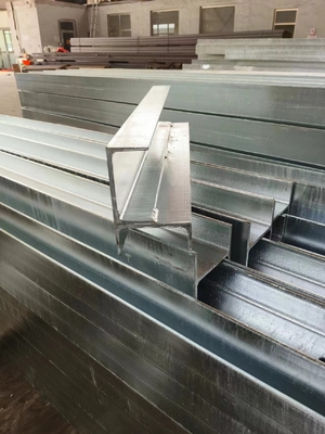 HDG Sleeper yang tertanam Menjaga sudut dinding Post Corners 90°