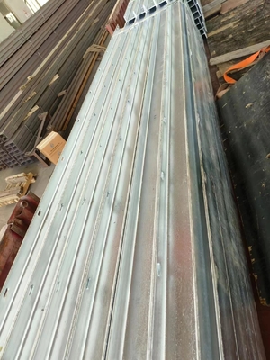 Metal tahan cuaca Galvanized I Beam Pengendali dinding Pos Sleeper