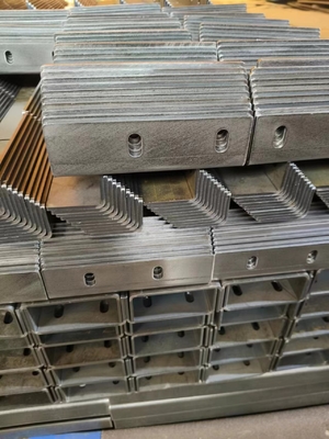 6mm Galvanis Beton Sleeper Pagar Bracket Untuk Railway OEM