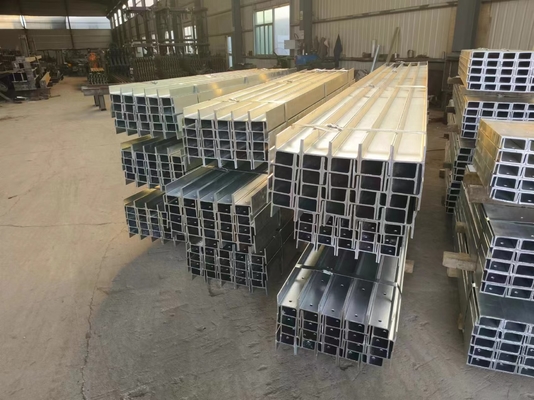 HDG Pemasangan dinding penahan Galvanis Sleeper Posts 100UC