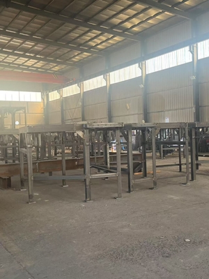 Platform pemasangan kabin bagian bawah yang kokoh dan tahan lama untuk dukungan menara angin untuk kabinet listrik