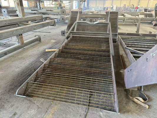 Tangga luar baja kelas industri indah tahan korosi tahan aman Tangga luar yang dibuat untuk pabrik industri komersial gudang